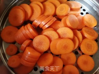菠菜胡萝卜面条的做法步骤：1