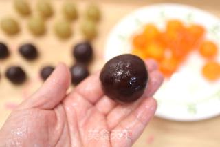 白莲蓉&红豆沙蛋黄月饼的做法步骤：7