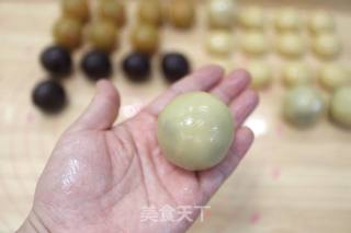 白莲蓉&红豆沙蛋黄月饼的做法步骤：12