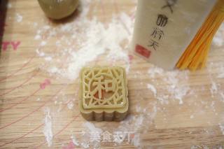 白莲蓉&红豆沙蛋黄月饼的做法步骤：18