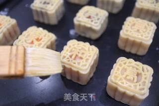 白莲蓉&红豆沙蛋黄月饼的做法步骤：20