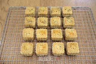 白莲蓉&红豆沙蛋黄月饼的做法步骤：22
