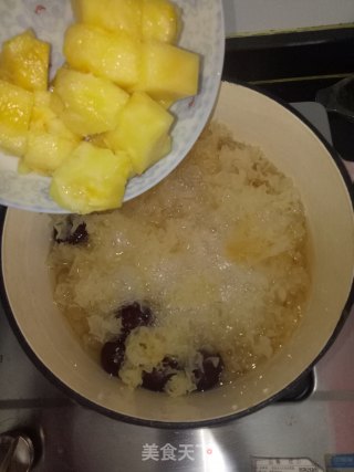 菠萝银耳羹的做法步骤：4