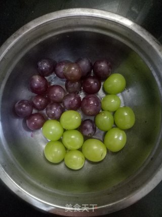 水果沙拉拼盘的做法步骤：1