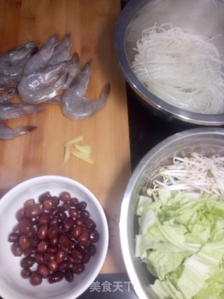 鲜虾土豆粉的做法步骤：1