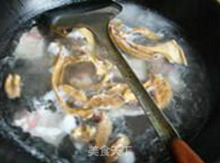 咸肉鸡棕菌冬瓜汤的做法步骤：6
