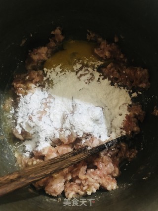 水汆丸子汤的做法步骤：2