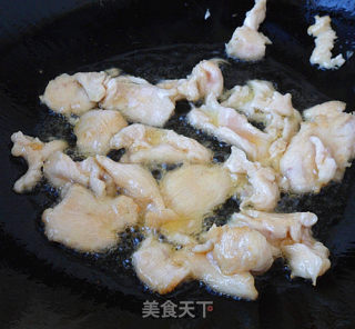 快手小炒——芹菜炒鸡胸的做法步骤：4