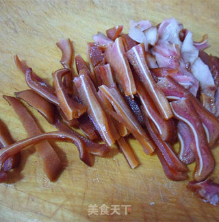 花生米拌猪耳朵的做法步骤：4