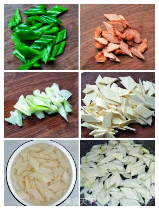 牛肉庚青椒炒茭白的做法步骤：2