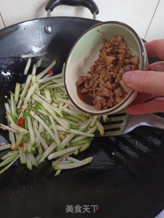 青萝卜肉末炖粉条的做法步骤：5