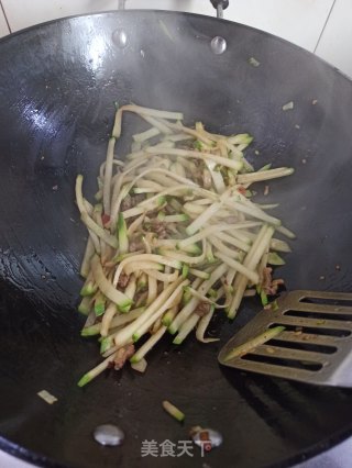 青萝卜肉末炖粉条的做法步骤：6
