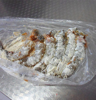 酥炸去皮虾的做法步骤：3