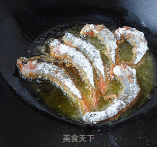 酥炸去皮虾的做法步骤：4