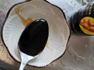 清蒸大闸蟹（附秘制酱汁配方）的做法步骤：2