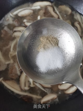 排骨菌菇汤的做法步骤：8