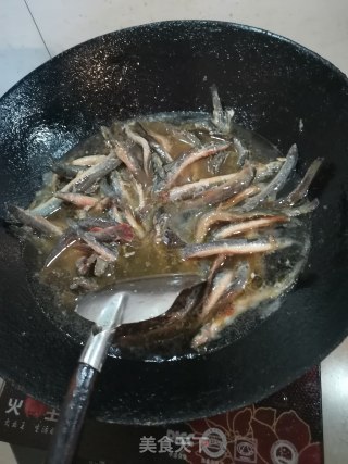 红烧野生泥鳅的做法步骤：2
