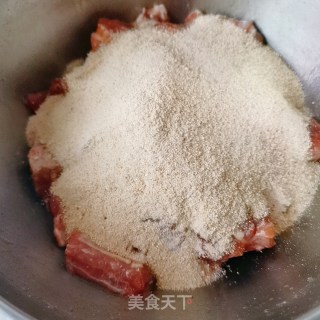 粉蒸排骨的做法步骤：2