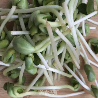 “快手小炒”素炒豆苗的做法步骤：2