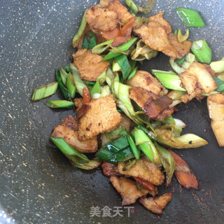 “快手小炒”大葱孜然炒肉片的做法步骤：13