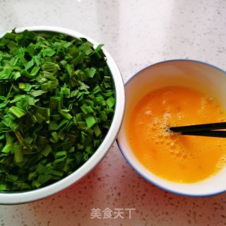 韭菜鸡蛋馅饼的做法步骤：3