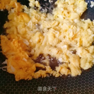 韭菜鸡蛋馅饼的做法步骤：4