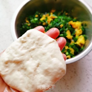 韭菜鸡蛋馅饼的做法步骤：11