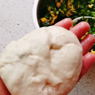 韭菜鸡蛋馅饼的做法步骤：13