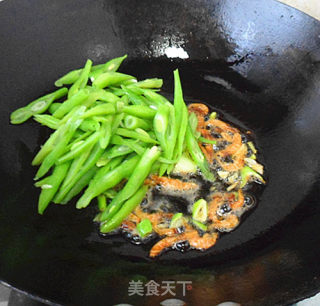 虾皮炒豆角丝的做法步骤：4