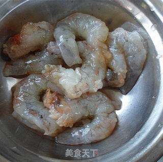 虾仁炒小西葫的做法步骤：2