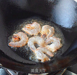 虾仁炒小西葫的做法步骤：4