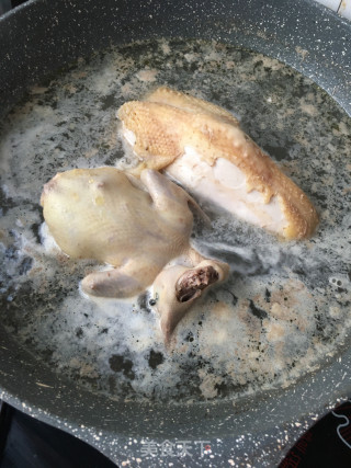 黄瓜丝拌鸡丝的做法步骤：2