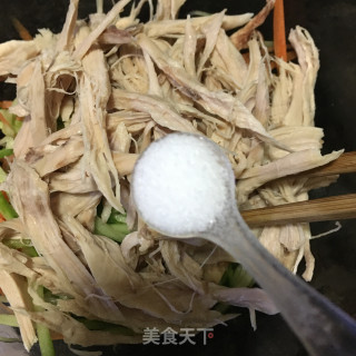 黄瓜丝拌鸡丝的做法步骤：13