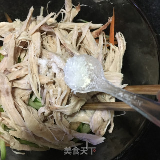 黄瓜丝拌鸡丝的做法步骤：14