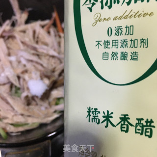 黄瓜丝拌鸡丝的做法步骤：16