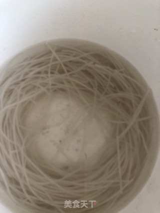 青椒鸡杂烧粉条的做法步骤：1