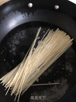 热干面的做法步骤：1
