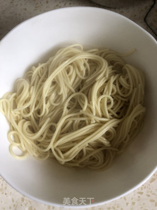 热干面的做法步骤：3