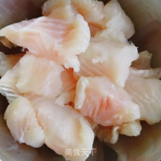 过油鱼块的做法步骤：2