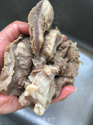 卤驴肉筋的做法步骤：4