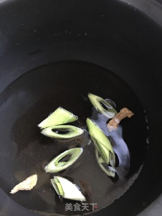 卤驴肉筋的做法步骤：6