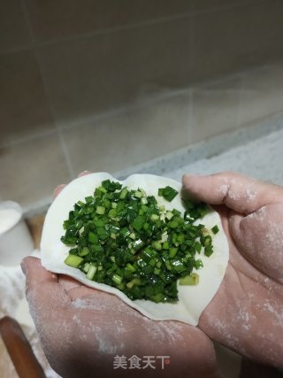 虾仁韭菜盒子的做法步骤：11