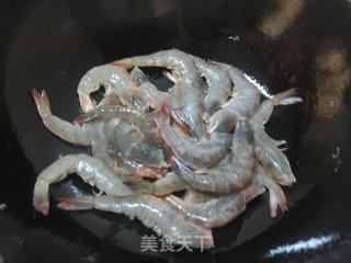 青虾炒辣椒的做法步骤：4