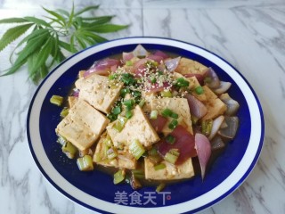 火麻仁洋葱烧豆腐的做法步骤：7
