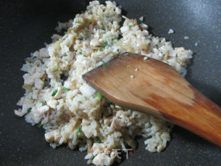 榨菜丝鸡胸肉炒饭的做法步骤：11