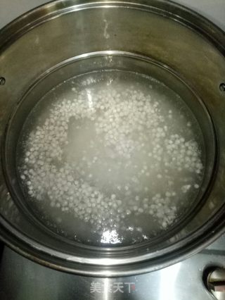 红枣西米粥的做法步骤：2