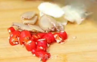 青豆肉末的做法步骤：3