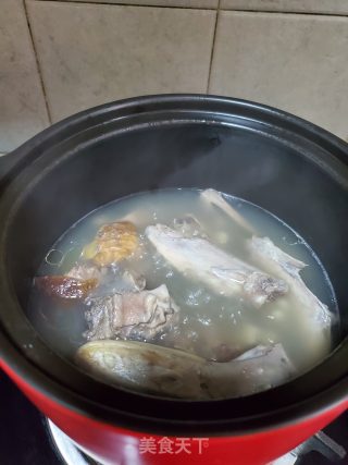 鸭肉山药芡实汤的做法步骤：7