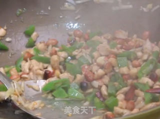 宫保鸡丁的做法步骤：4