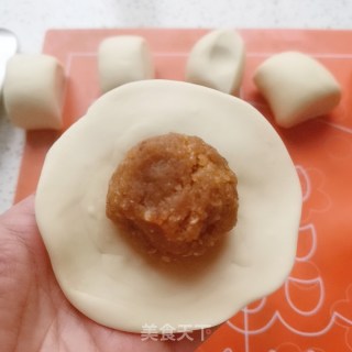 莲蓉馅包子的做法步骤：4